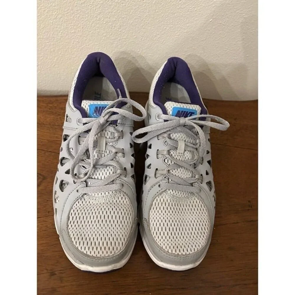 Nike Women’s Shoes size 9.5‎